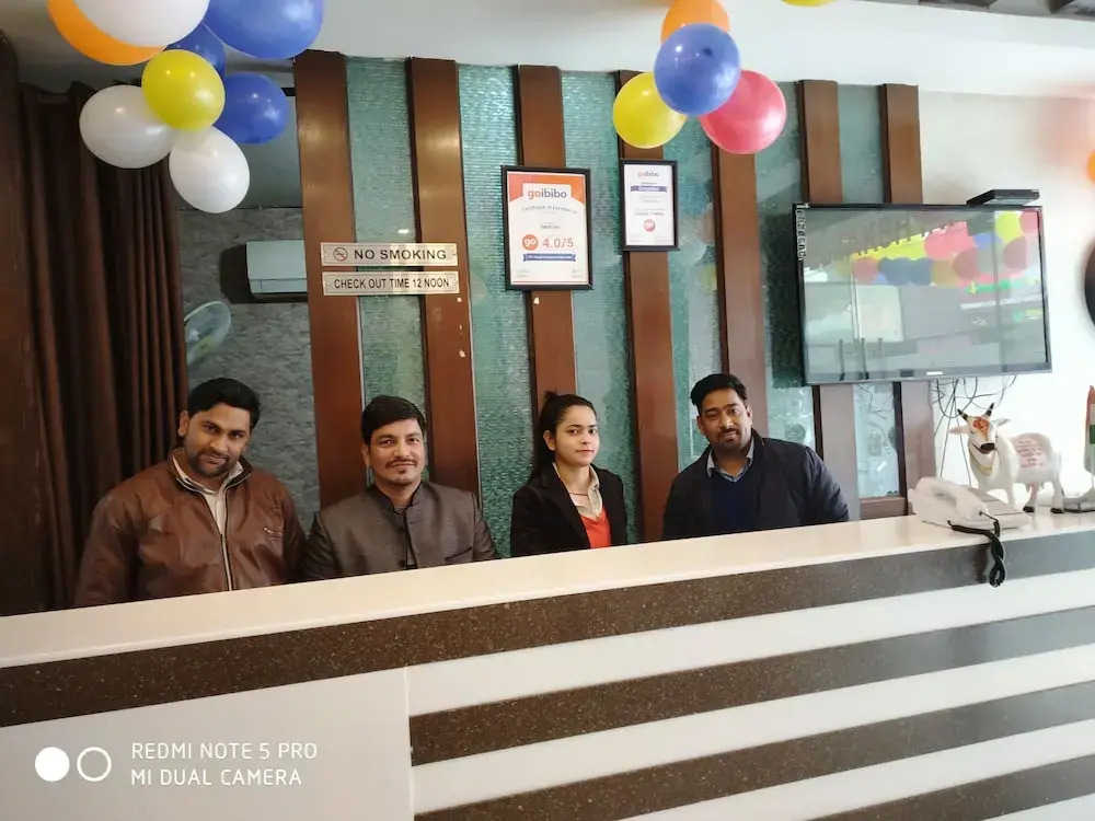 Foto - Hotel Taksh inn, Near Karol Bagh, Metro Station