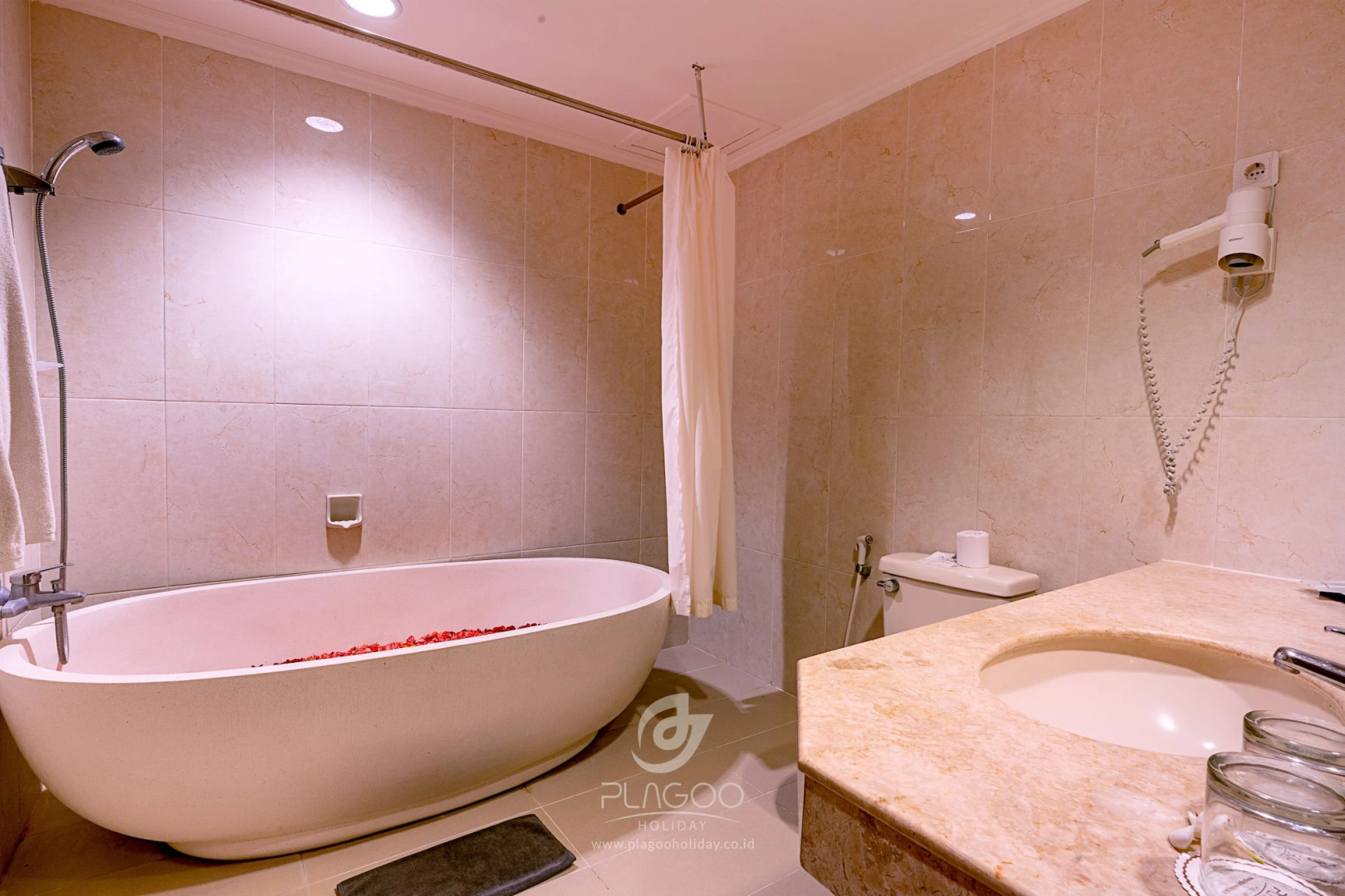 Photo - Plagoo Holiday Hotel