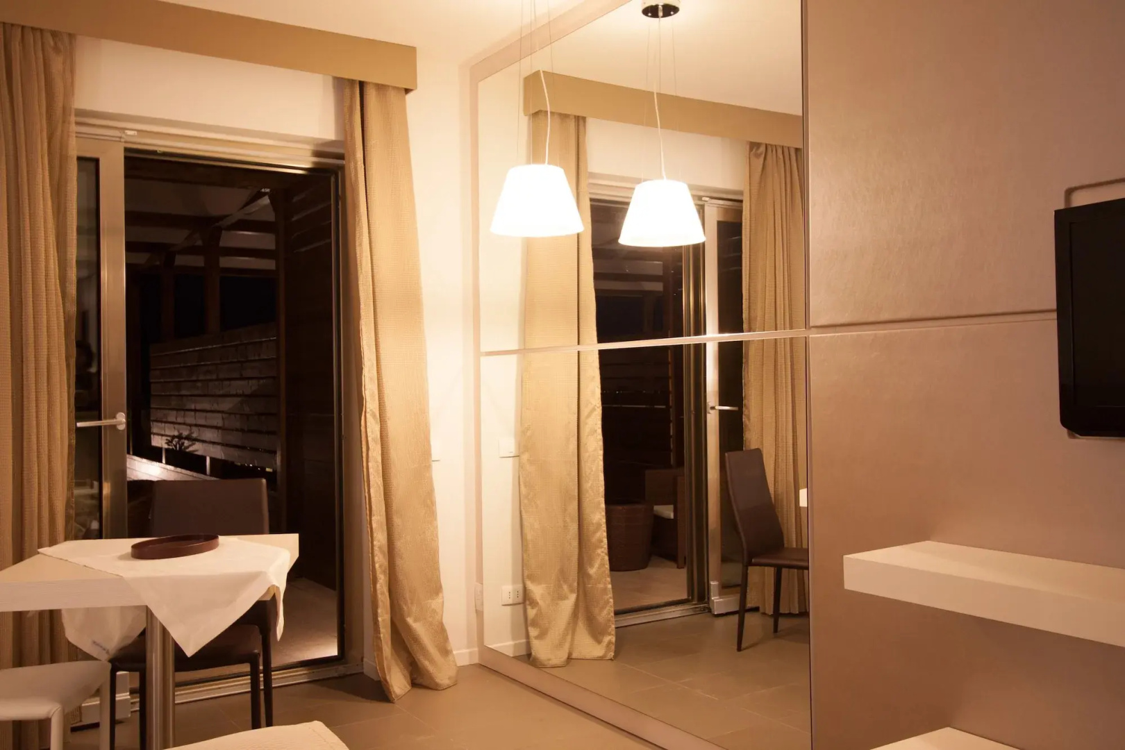 Photo - Main Palace Hotel