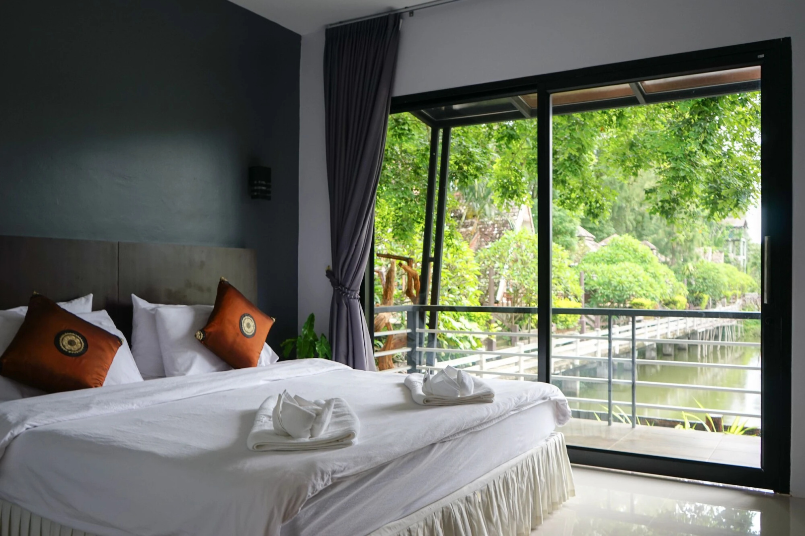 Nakhaburi Hotel & Resort