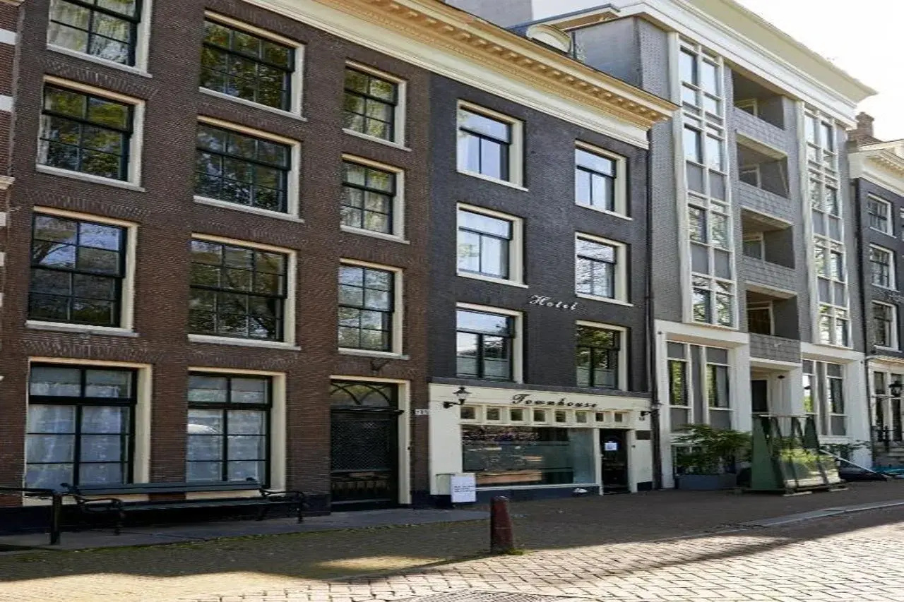 Photo - The Townhouse Hotel