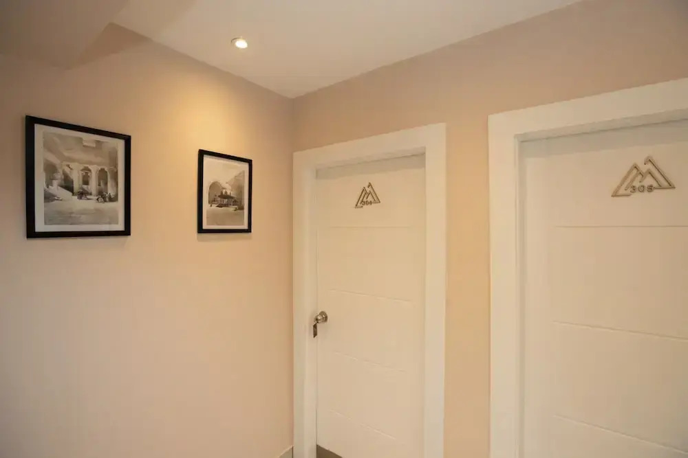 Photo - Maria Pyramids House