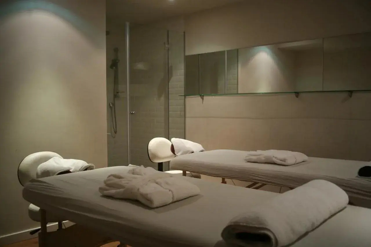 Photo - Jacob Shenkin Hotel