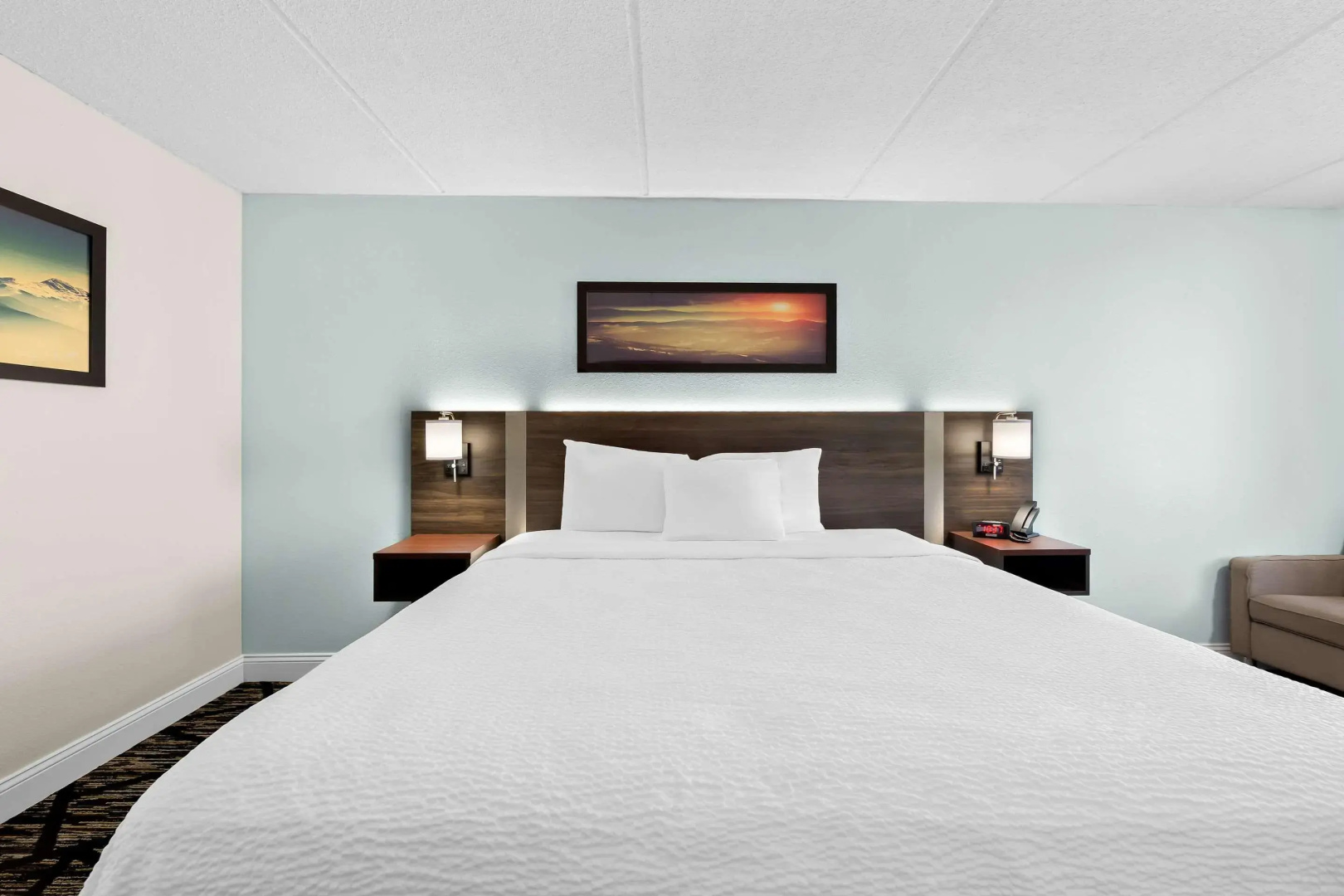 Photo - Clarion Inn & Suites near the Leconte Center Pigeon Forge