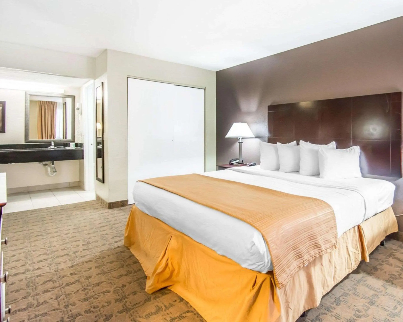 Foto - Quality Inn & Suites By the Parks