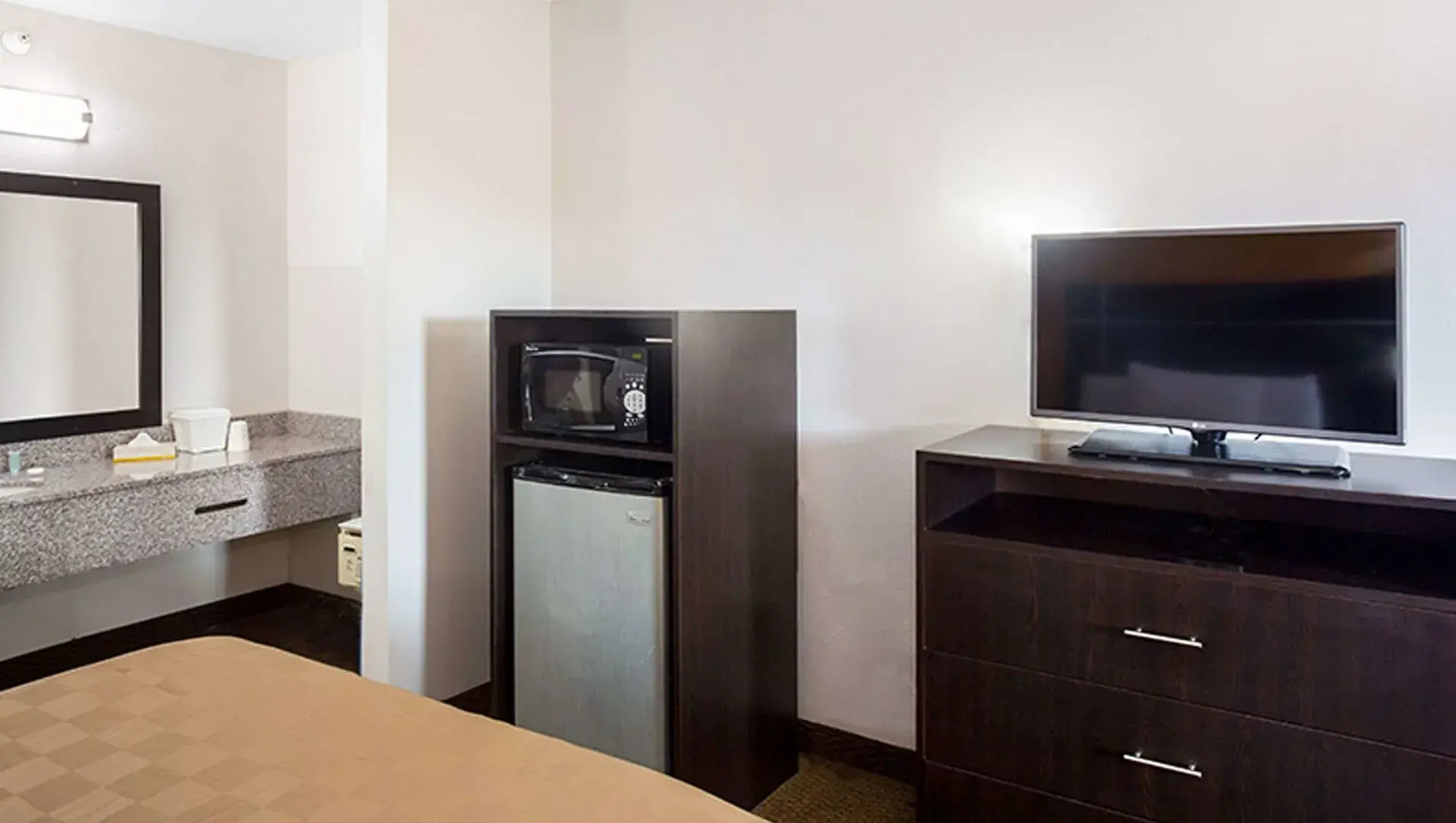 Photo - Magnuson Hotel Bradenton