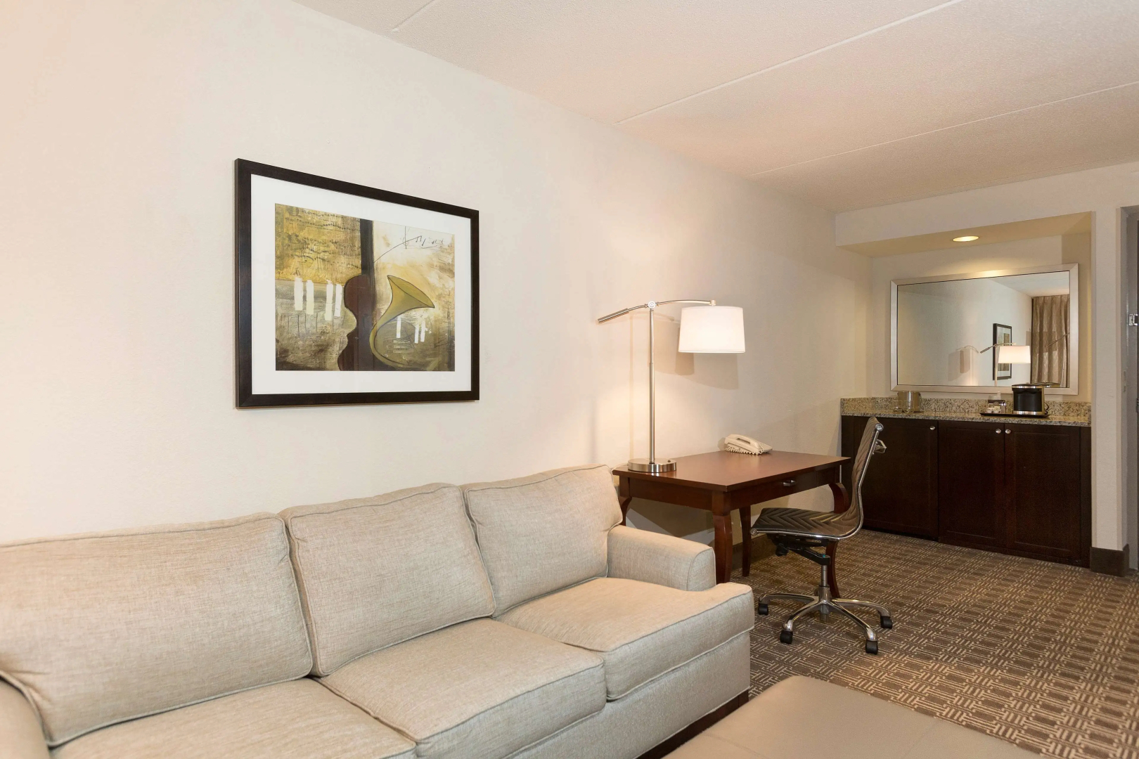 Photo - DoubleTree Suites by Hilton Nashville Airport