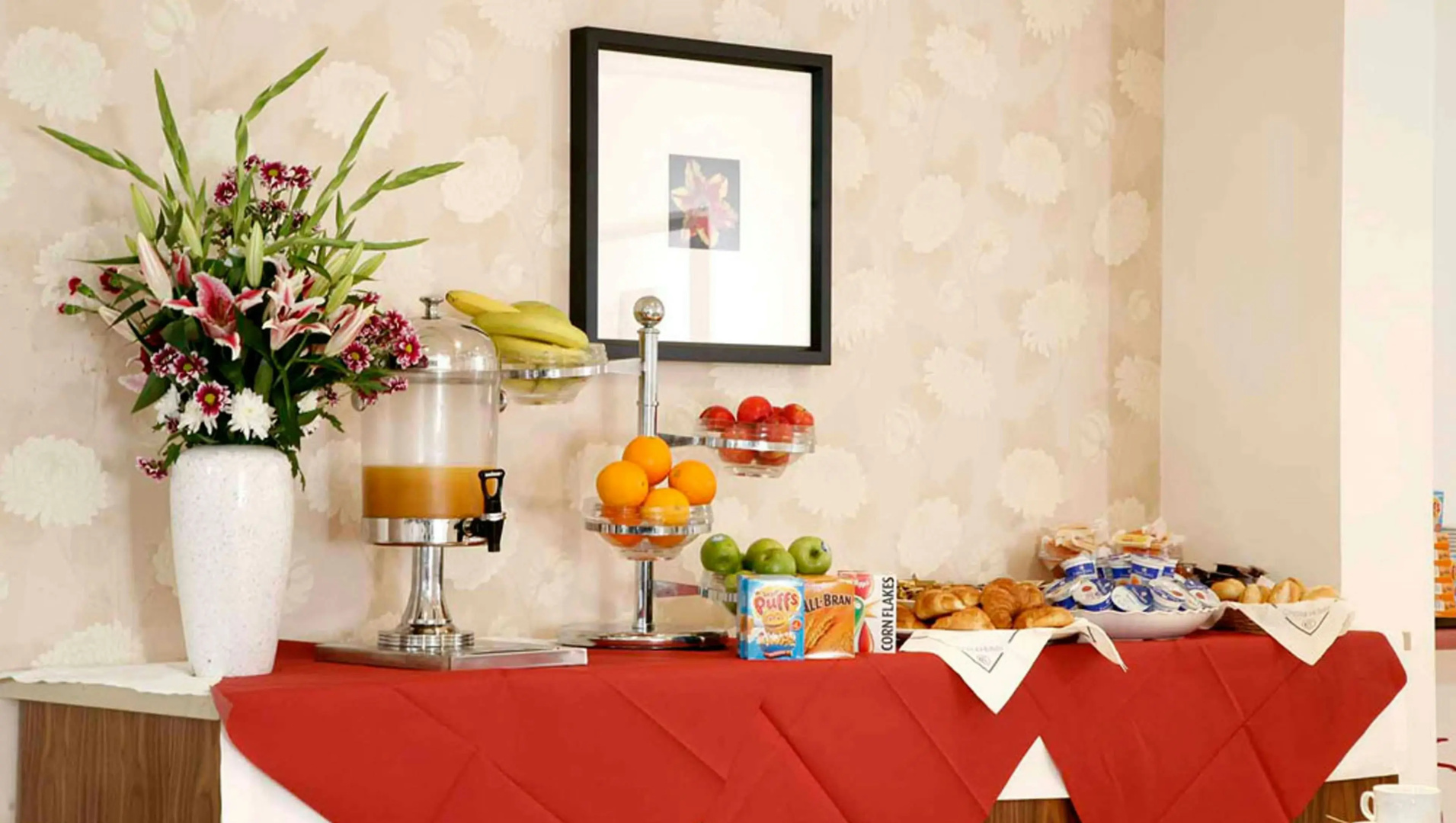 Photo - Kensington Court Hotel
