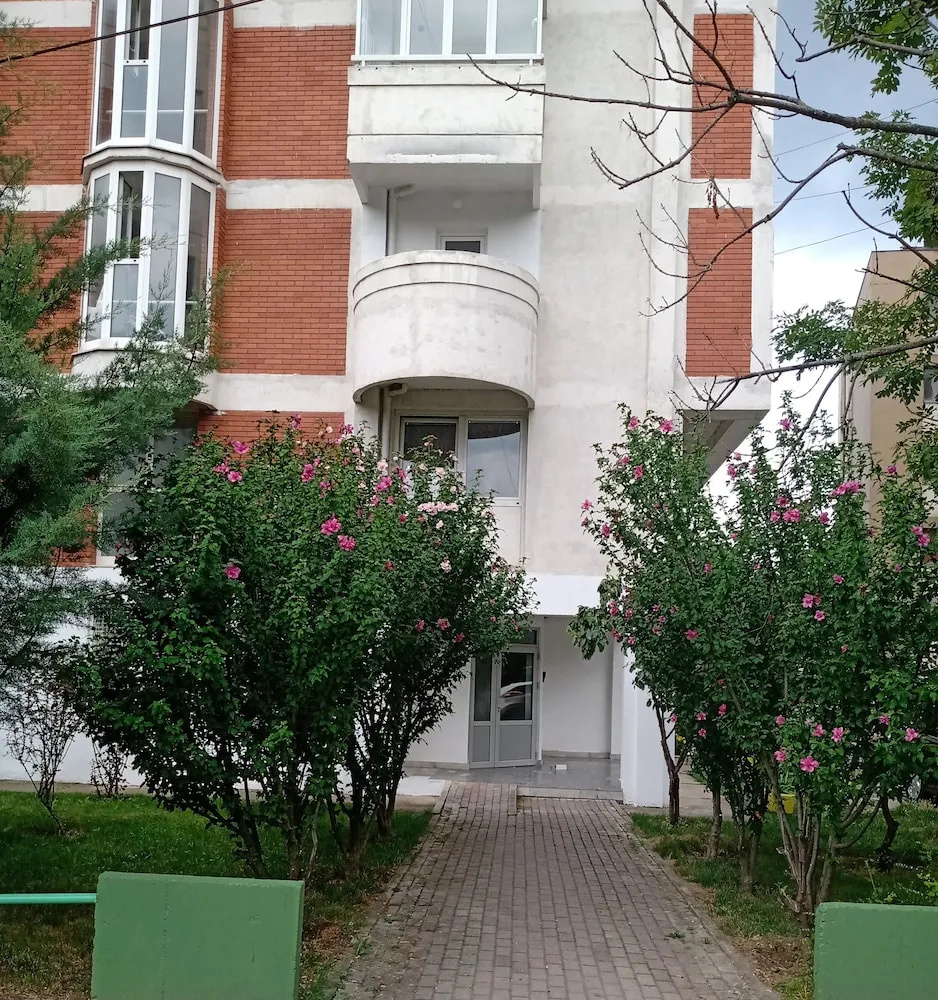 Near Lake, With View, Center — фото 1