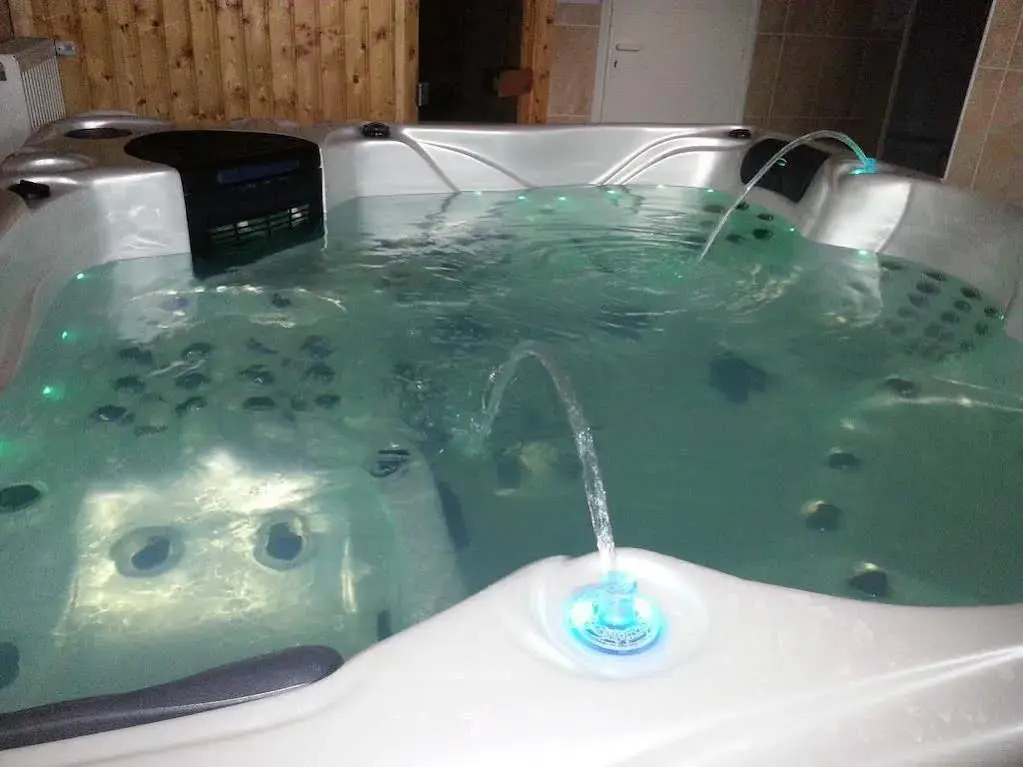 Foto - Contact hôtel - Hôtel Les Bleuets & SPA