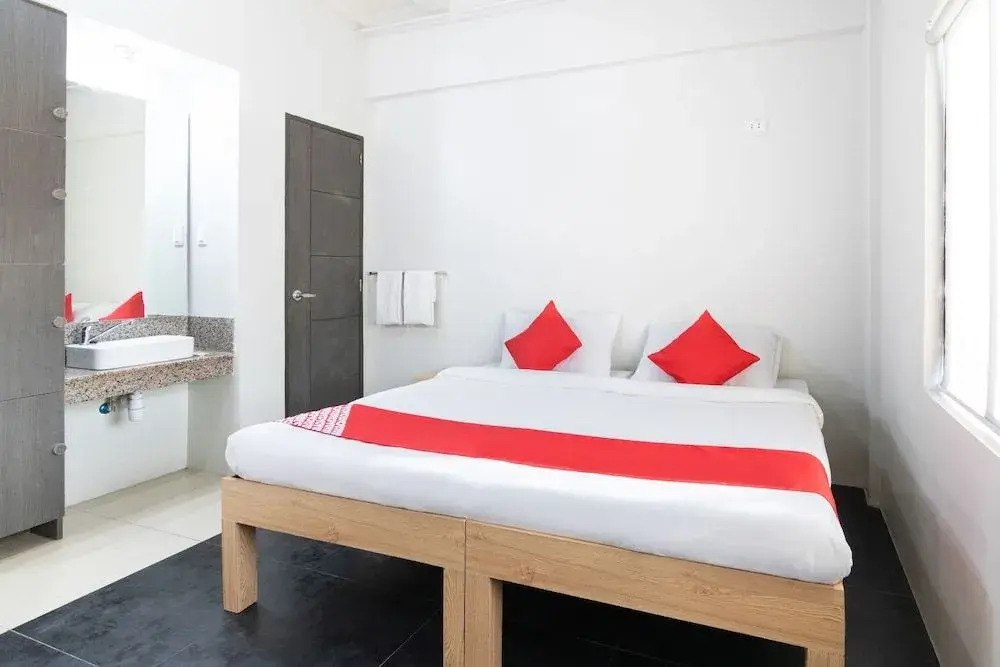 Photo - OYO 136 Regal Residences