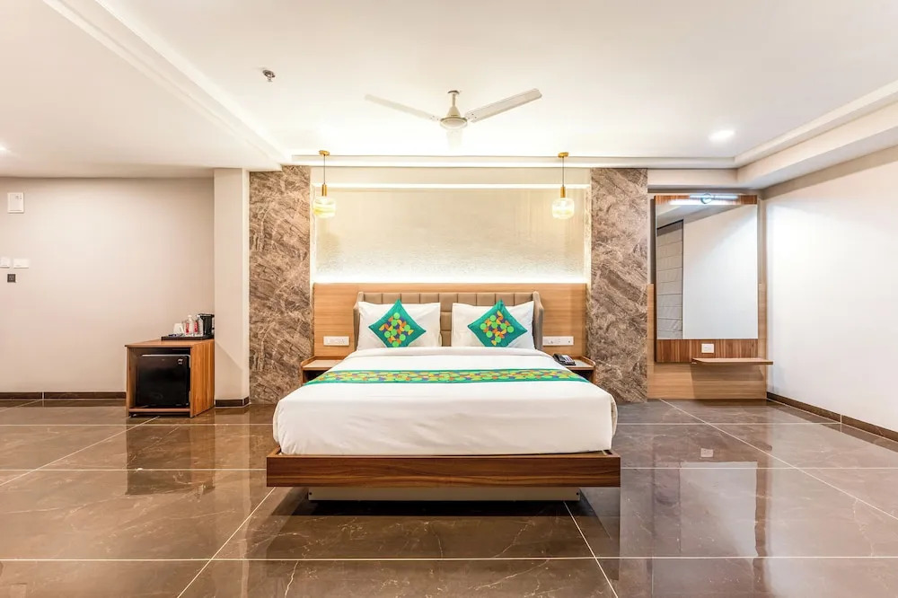 Photo - Treebo Premium Nagpur Automotive Square