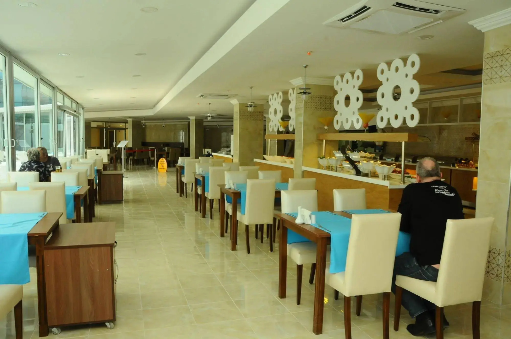 Photo - Side Legend Hotel