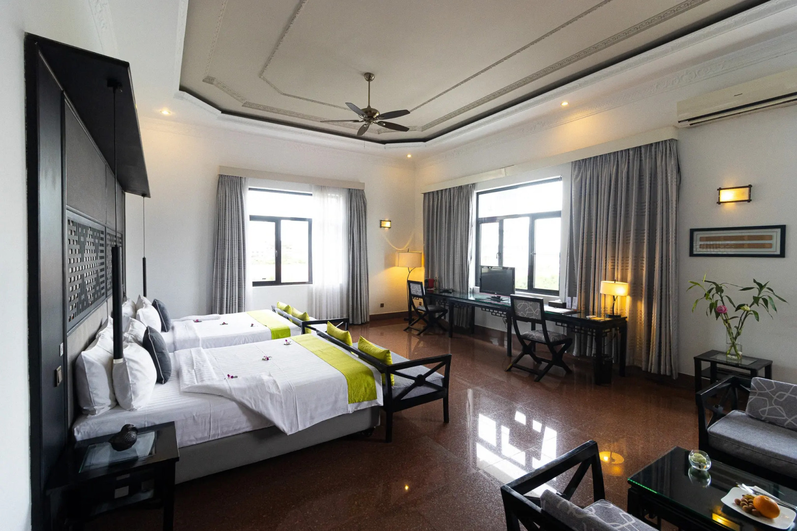 Foto - White Mansion 白色公馆