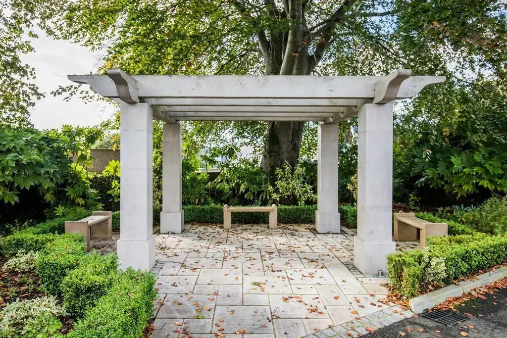 Photo - The Chester Hotel