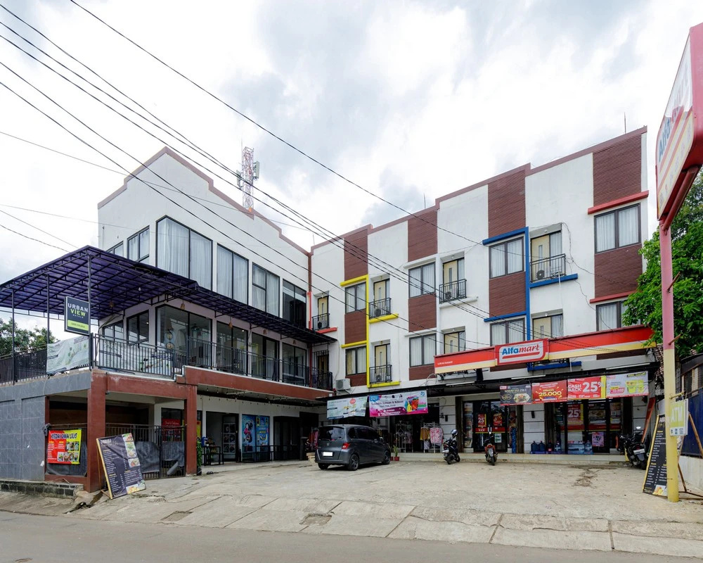 Urbanview SRB Near Mall Ciputra Cibubur