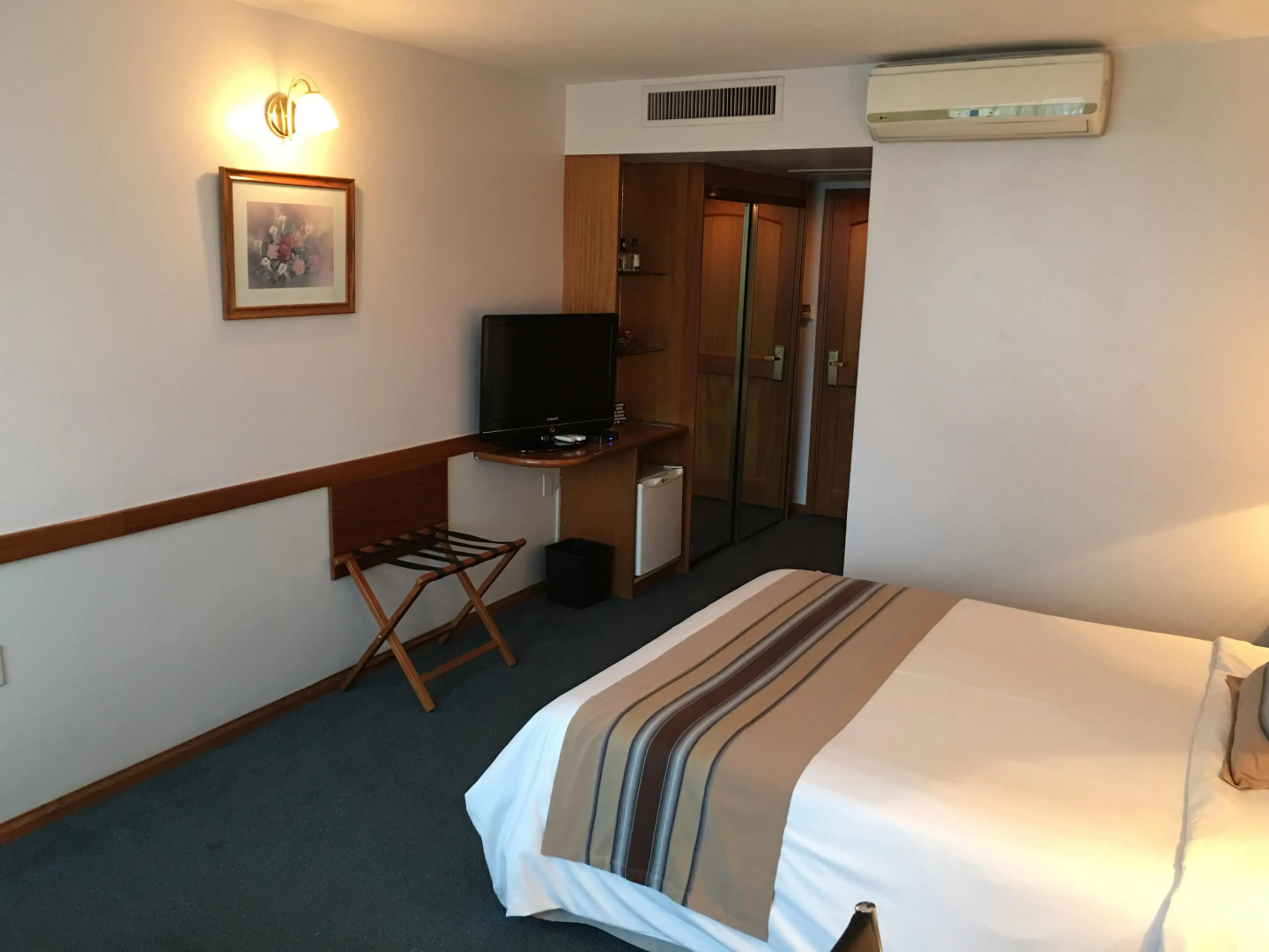 Foto - Crystal Palace Hotel