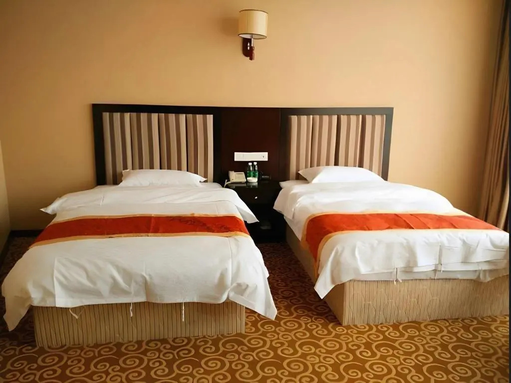 Vienna Hotel (Chengdu Convention and Exhibition Center Huayang Metro Station)