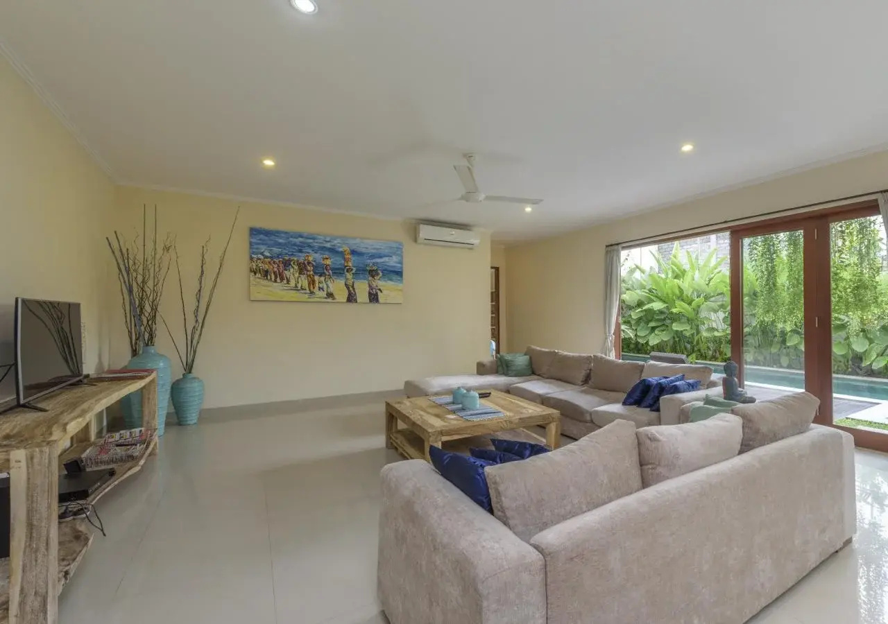 Foto - Villa Tepi Sungai - 6BR Luxury Private Pool Villa - Seminyak Sleeps 14