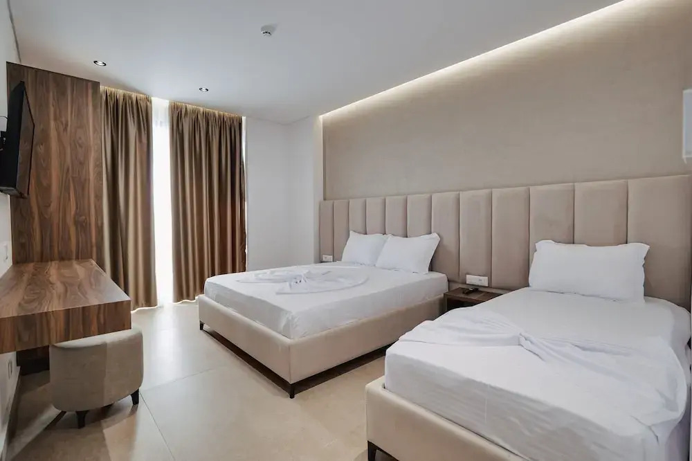 Photo - Sunlight Hotel