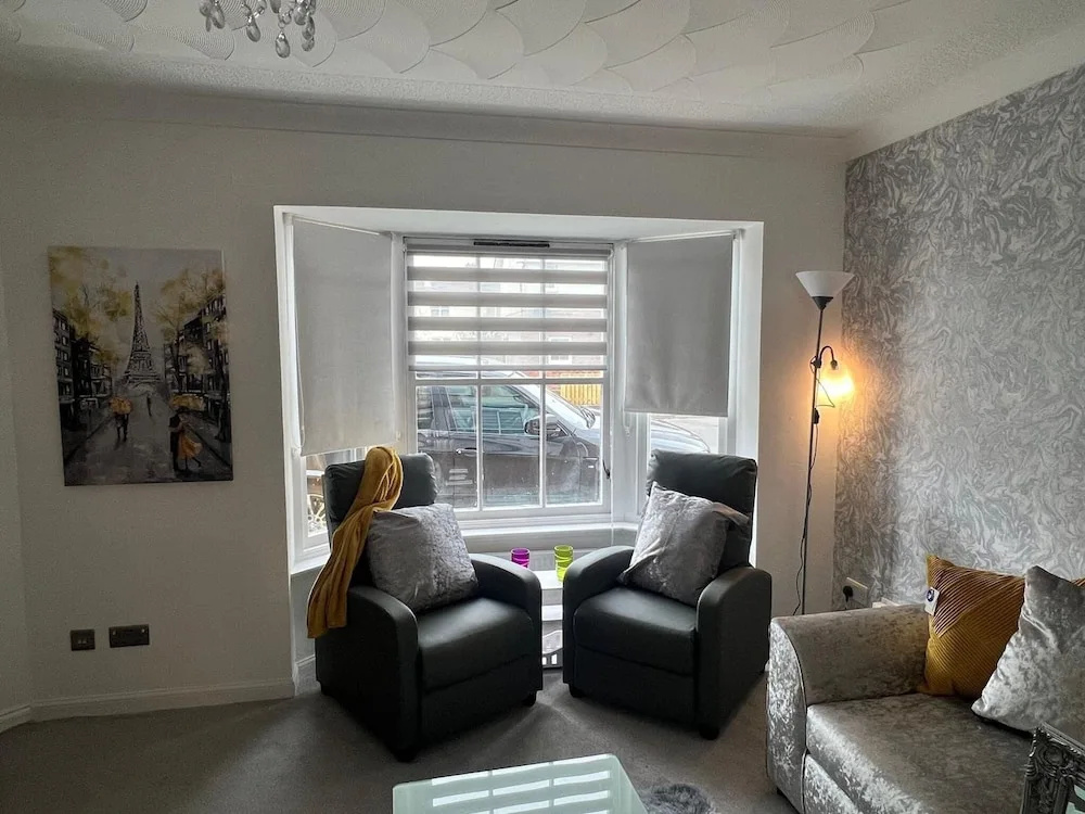 Ayr Refurbished May 2024 3 Bedroom 140m2 Detached House With Private Gardens