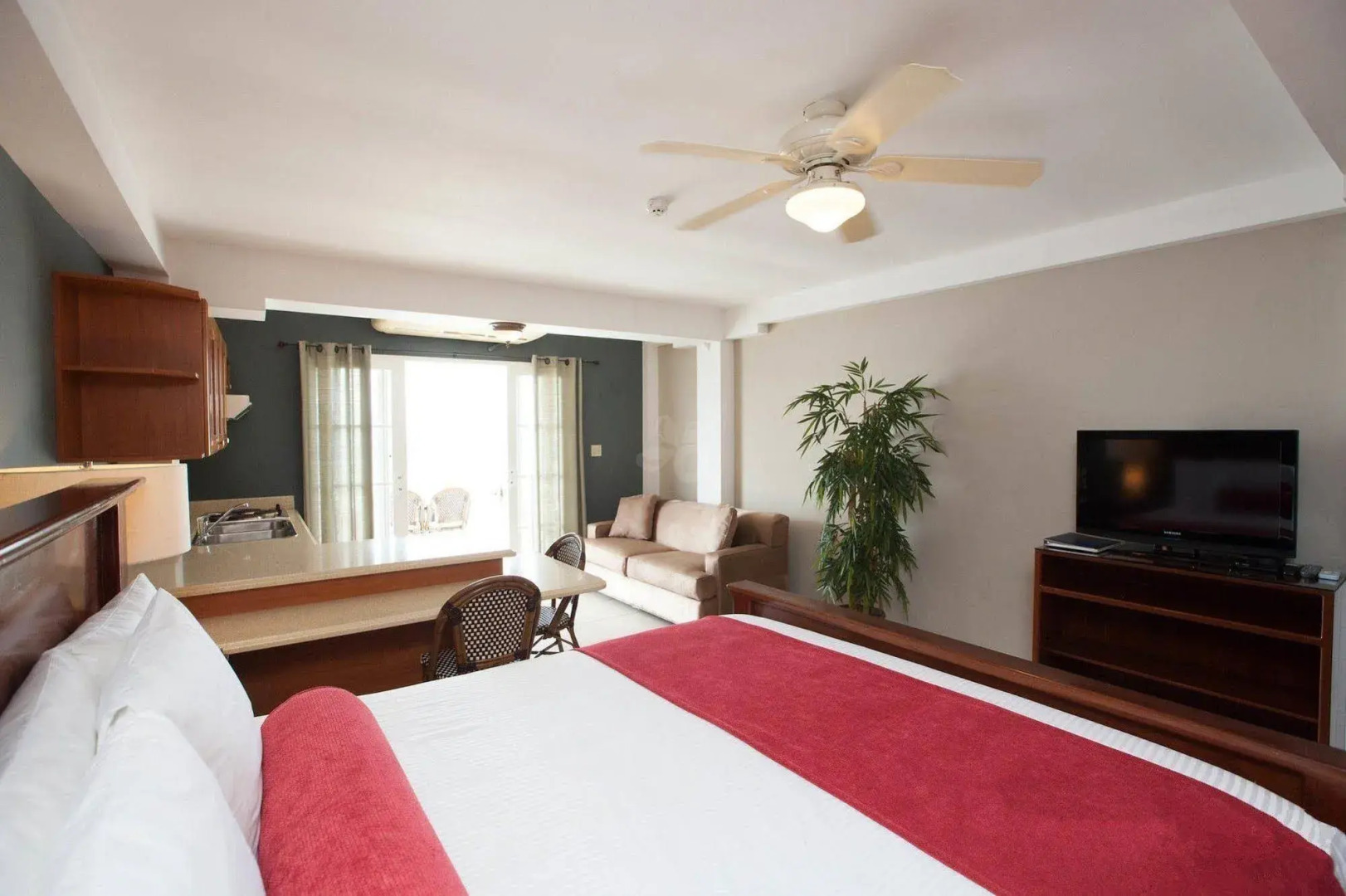 Foto - Tropical Suites Hotel