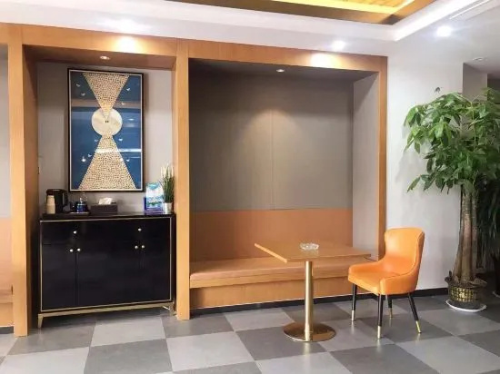 Inzone Garland Select Hotel (Jiyang Bus Terminal Branch)