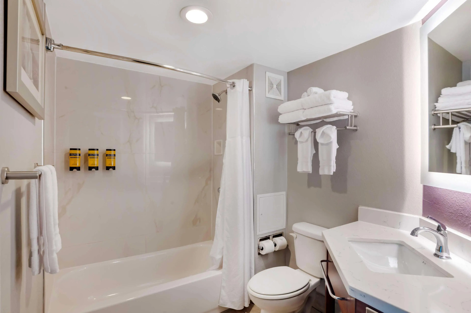Photo - Best Western Plus Commerce Hotel