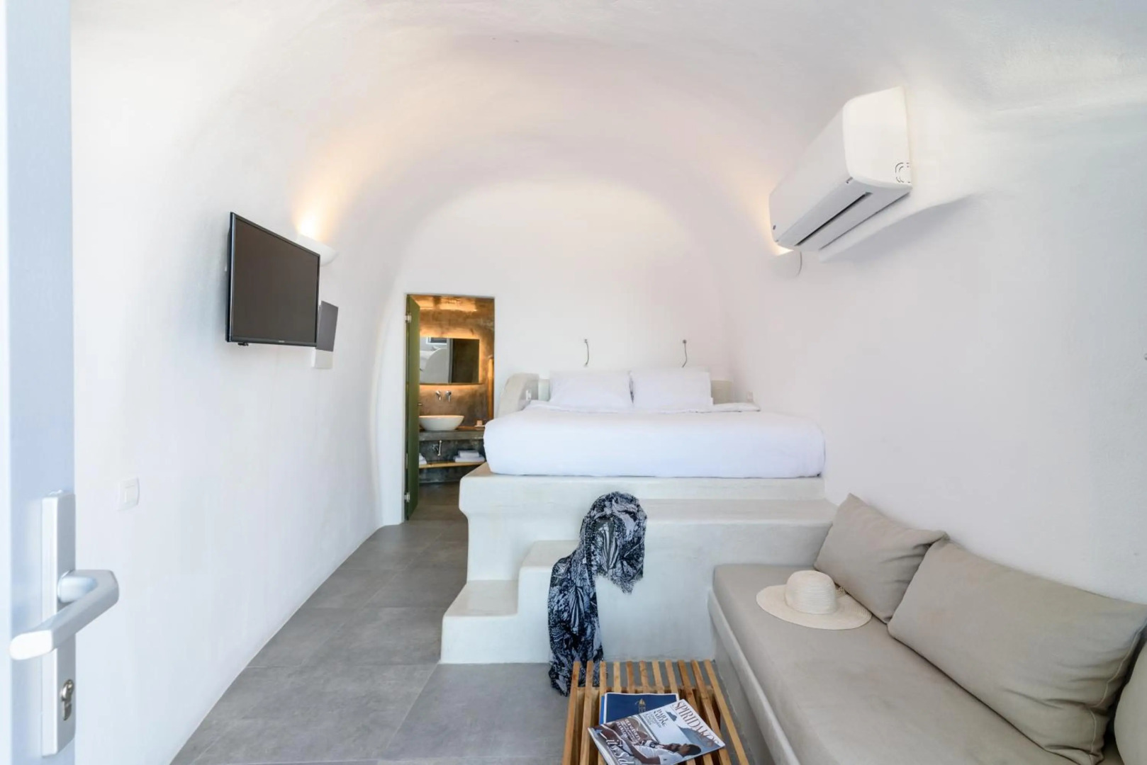 Photo - On the Cliff