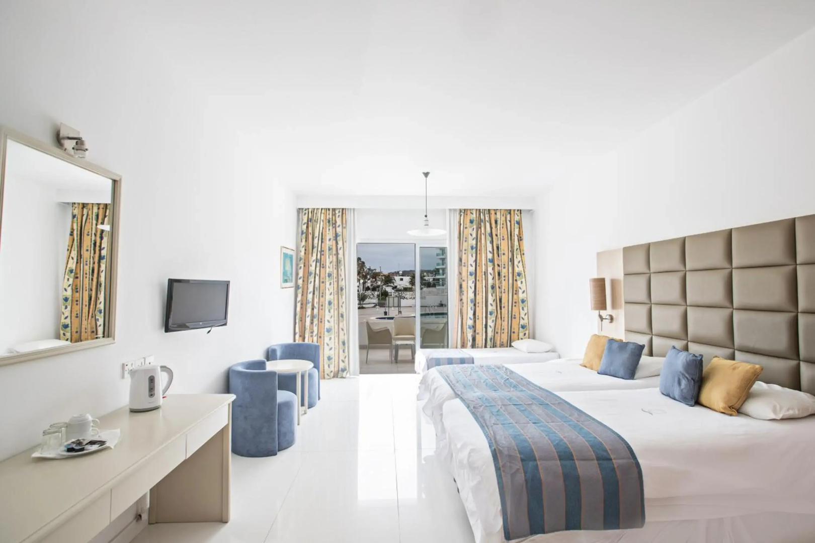 Photo - Odessa Beach Hotel