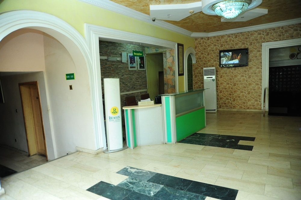 Richton Hotel & Suites