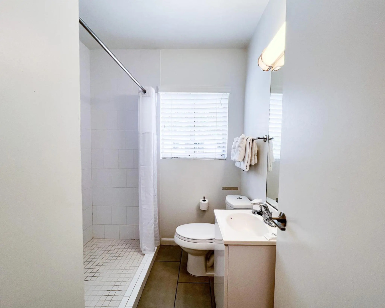 Photo - North Beach Hotel