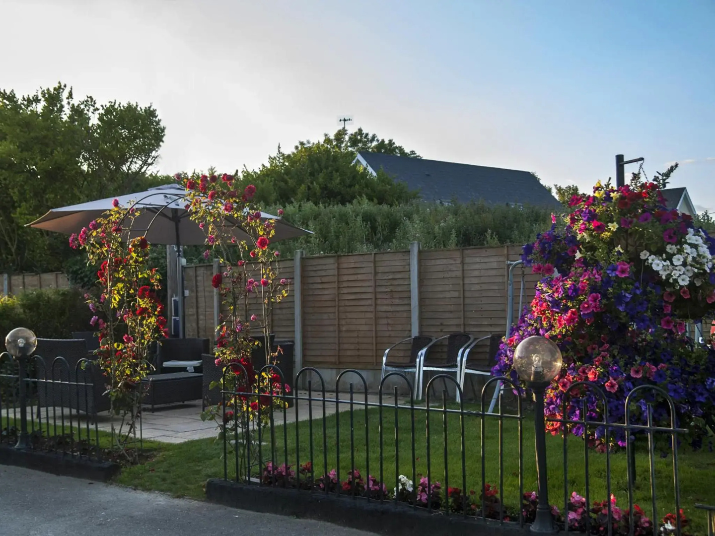 Photo - Hillview House