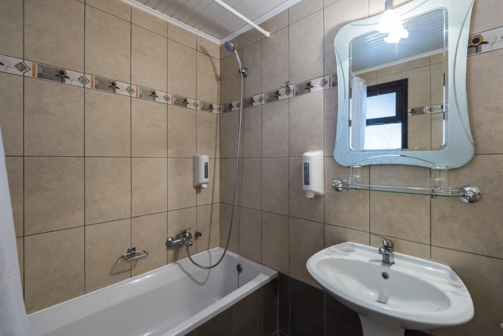 Photo - Gaia Garden Hotel