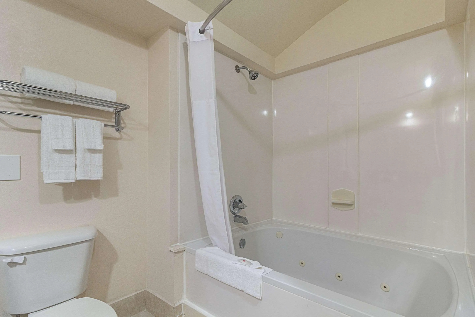 Photo - Quality Inn & Suites West Chase