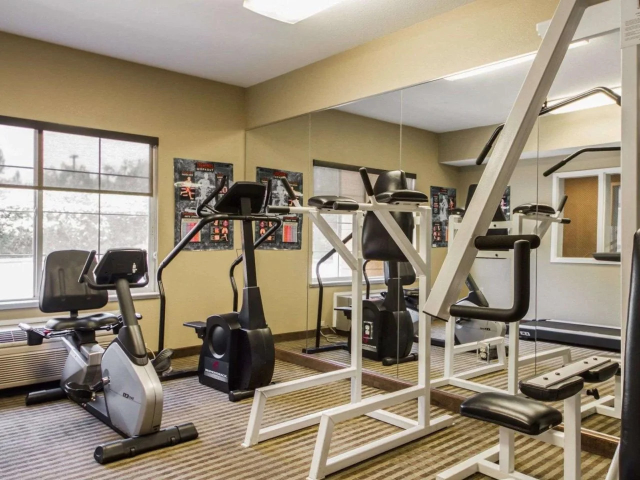 Photo - Comfort Inn & Suites Sacramento - University Area