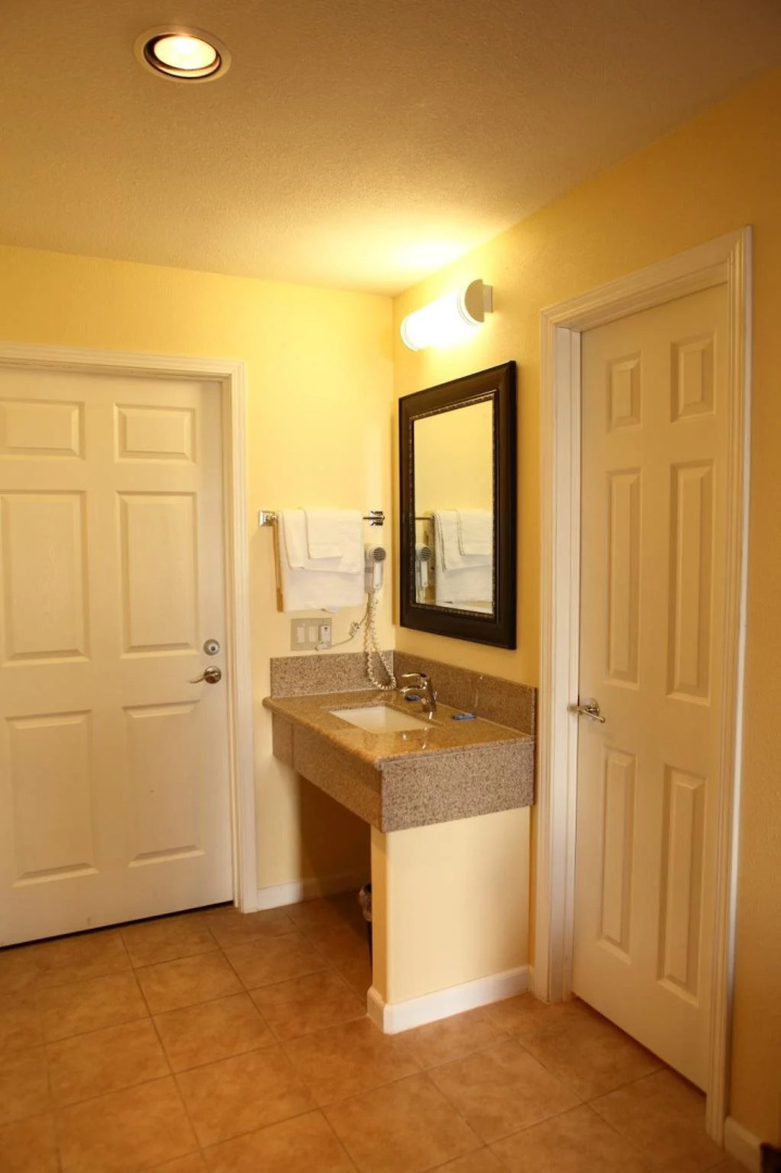 Photo - Bay Breeze Inn