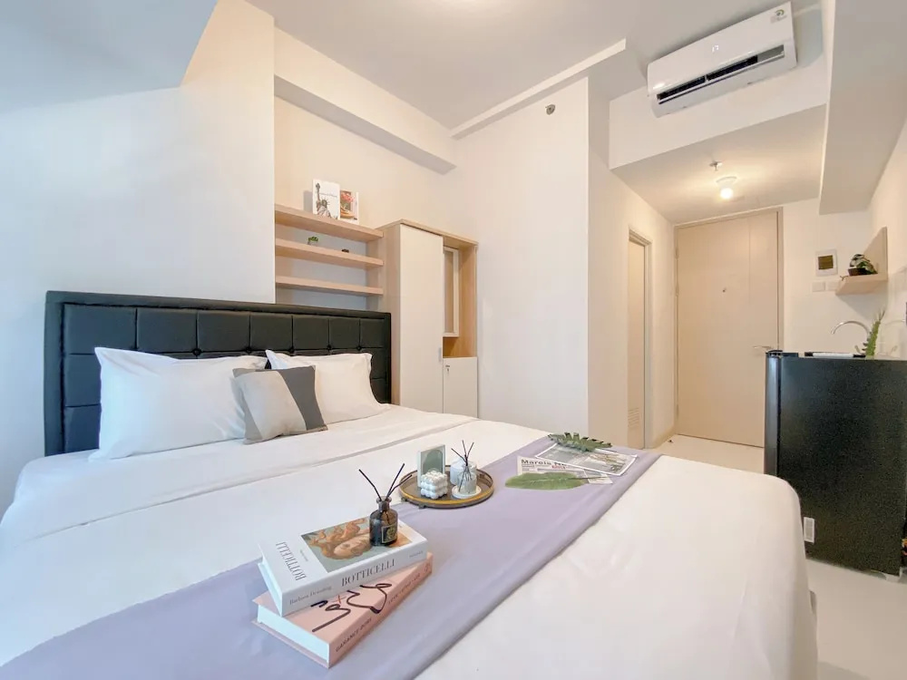 Cozy Living Studio Room at 26th Floor Tokyo Riverside PIK 2 Apartment