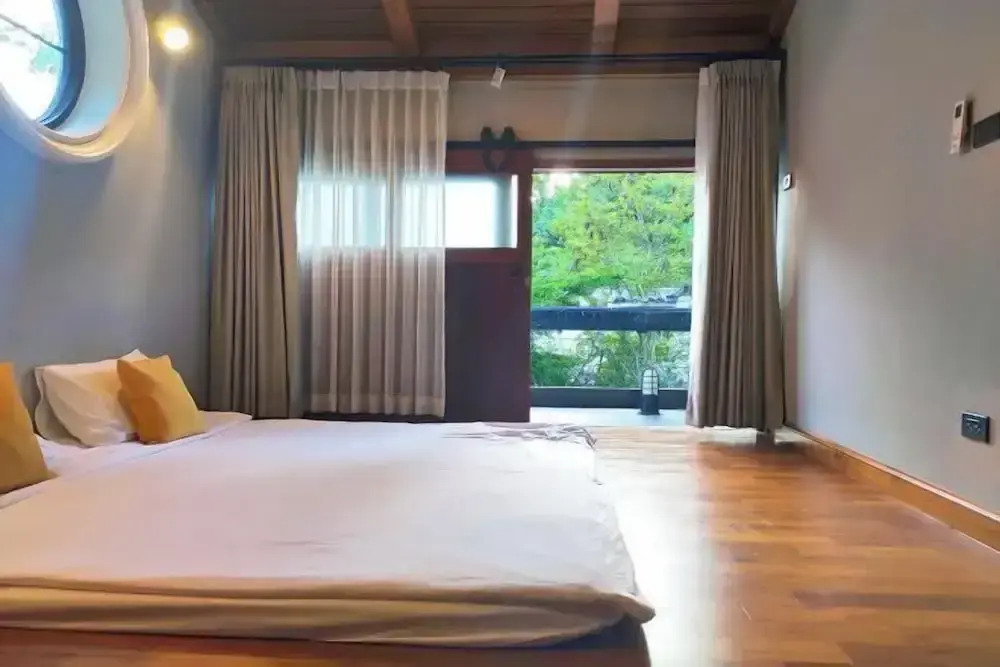 Foto - Yellow Pillow village