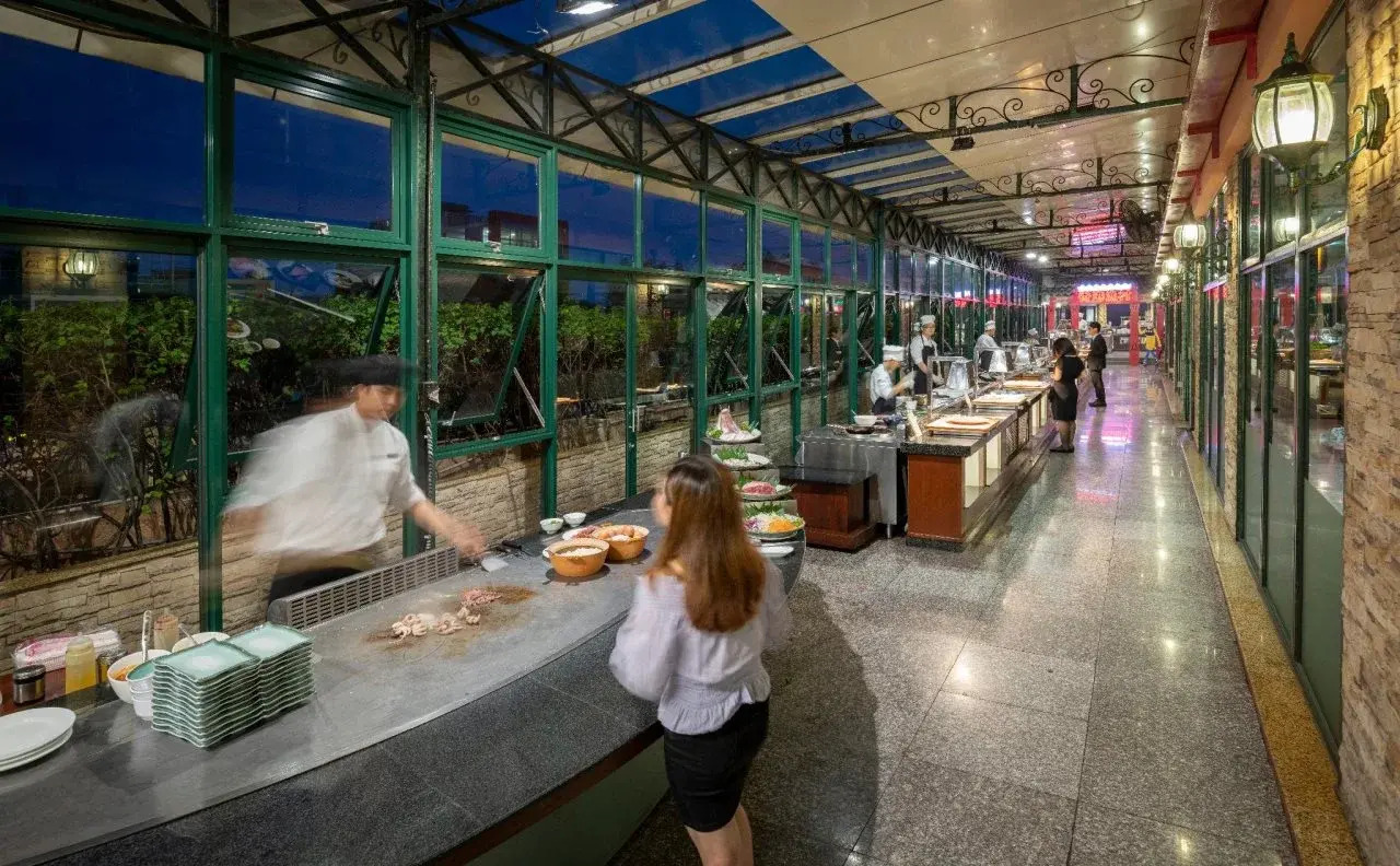 Photo - Windsor Plaza Hotel