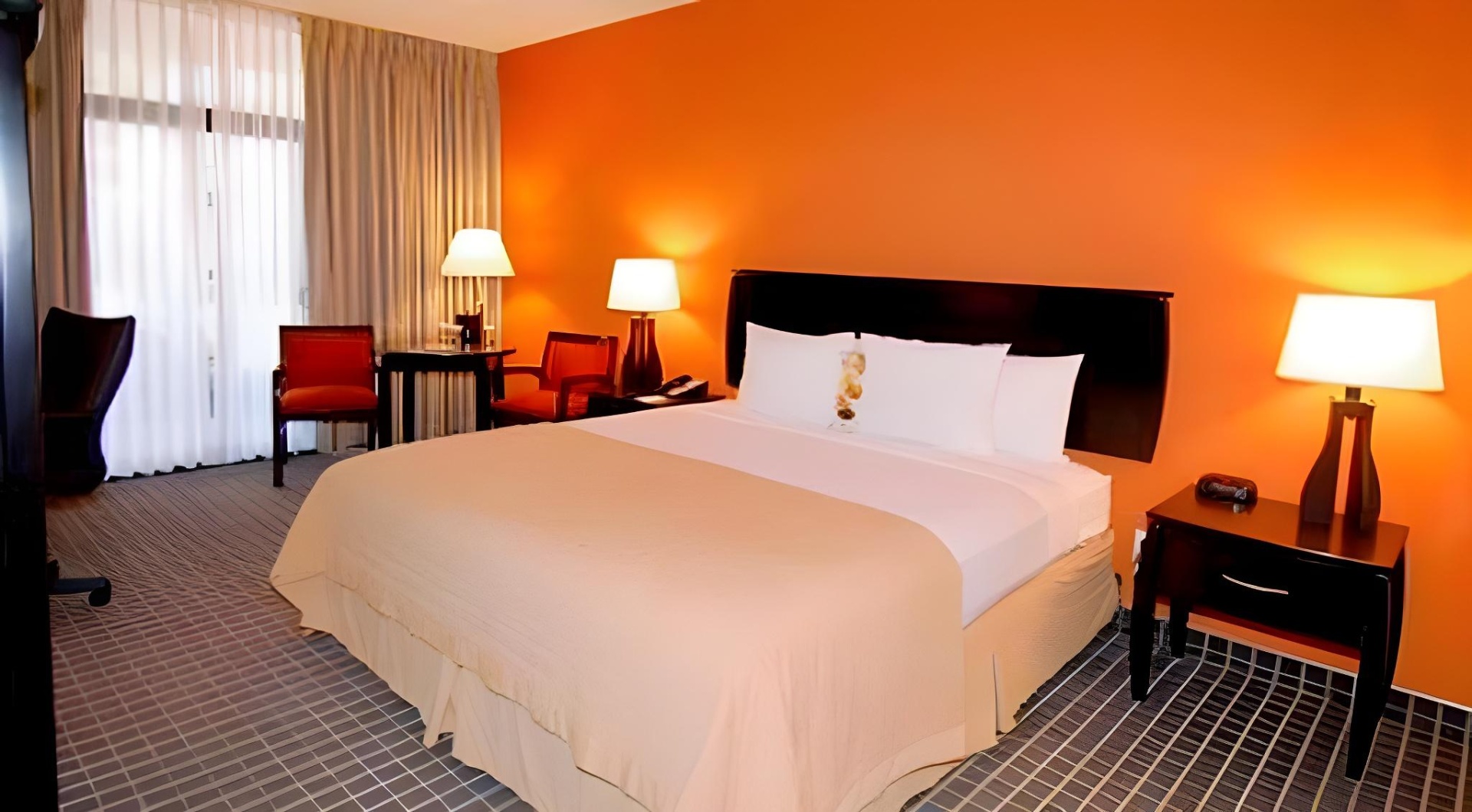 Photo - Oakland Airport Executive Hotel