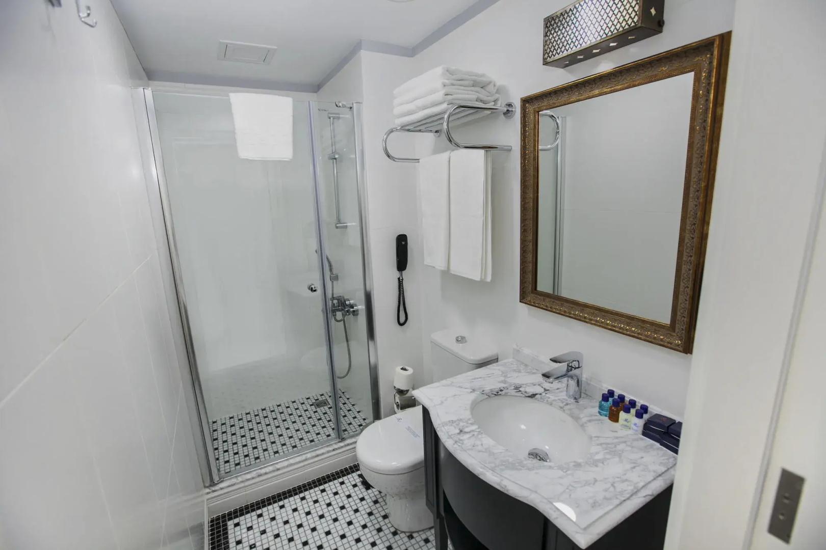 Photo - Raymond Blue Hotel
