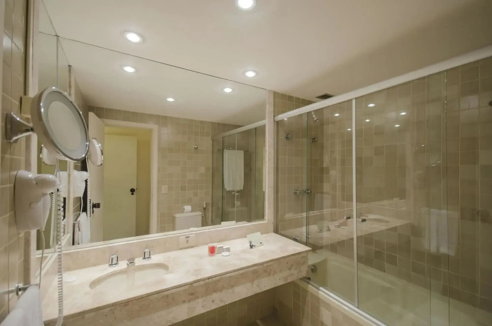 Foto - Estanplaza Nações Unidas