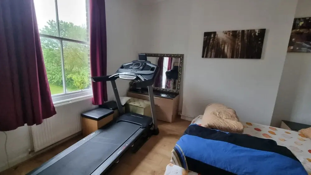 Photo - Extra Large One Bedroom Flat with Parking