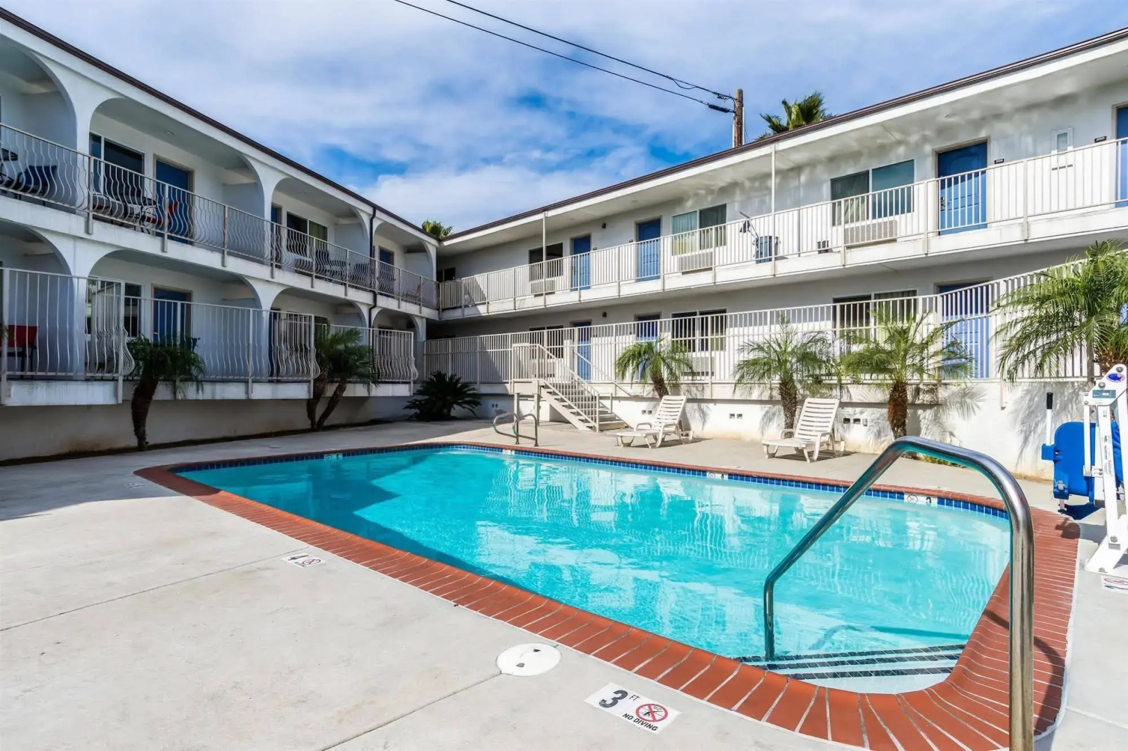 Photo - Pacific Inn