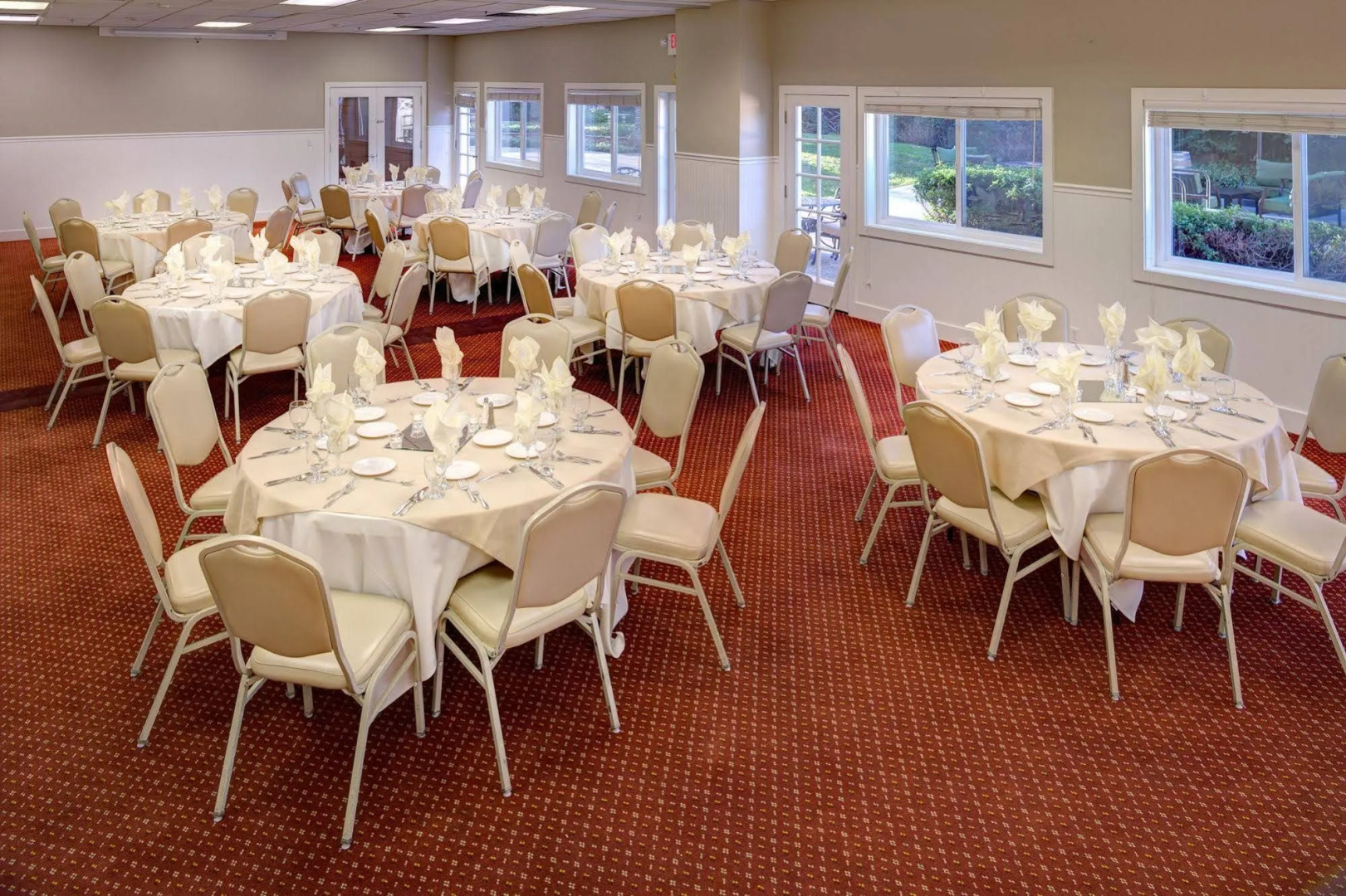 Photo - Lake Natoma Inn