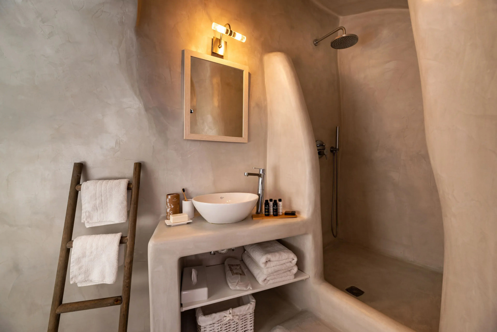 Photo - White Curves Santorini