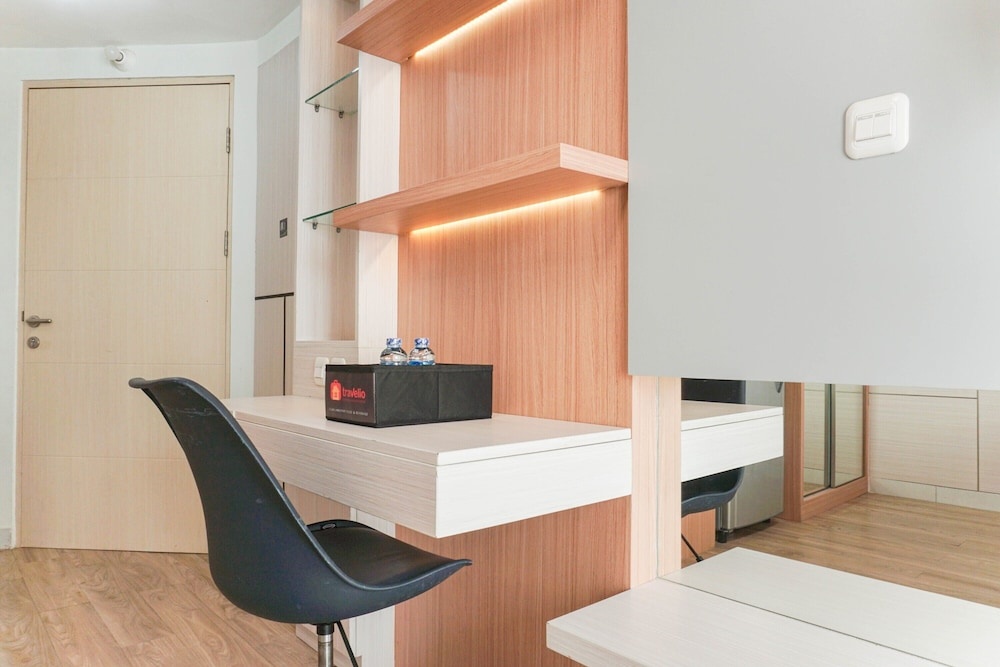 Modern Studio with City View Amethyst Apartment