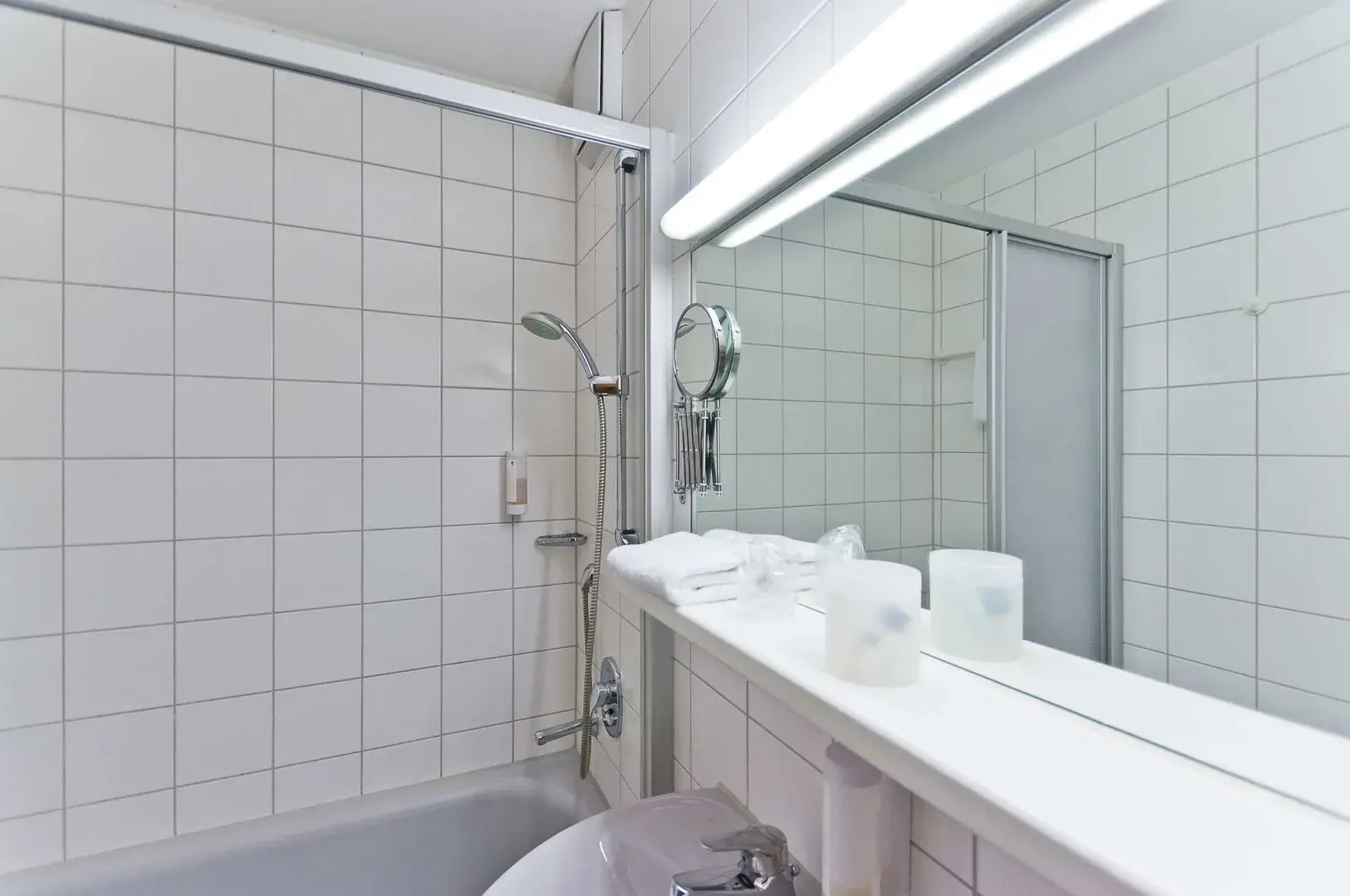 Photo - ANA Neotel, Trademark Collection by Wyndham