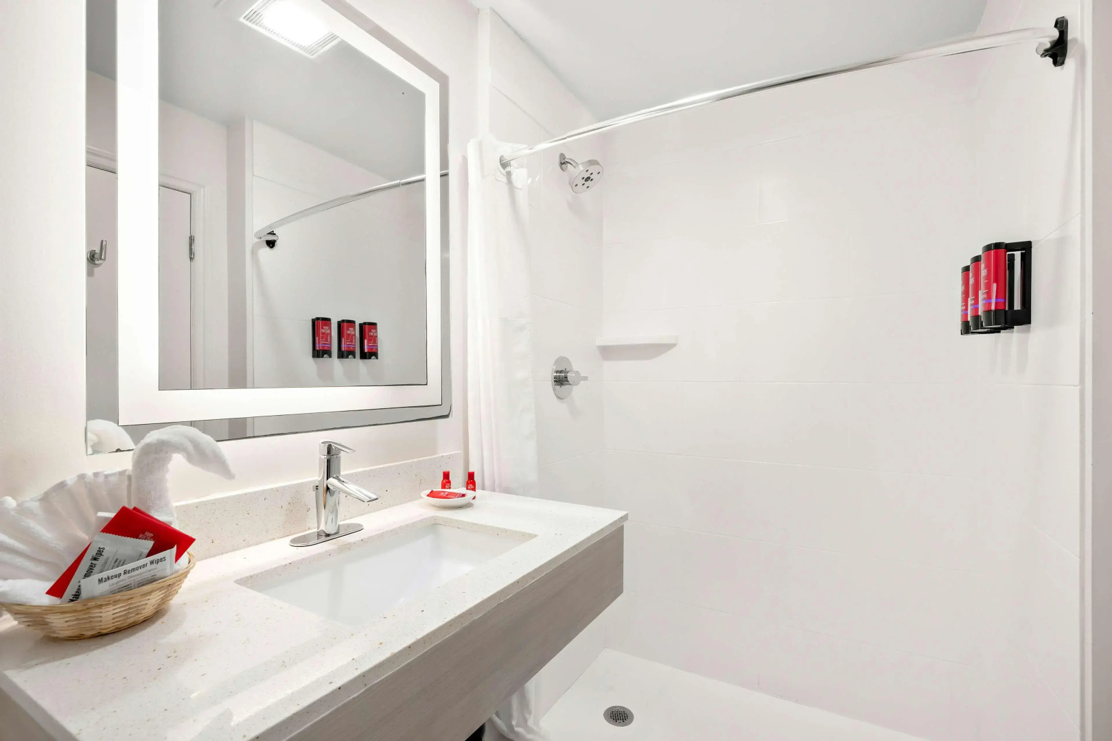 Photo - SureStay Hotel by Best Western Santa Monica